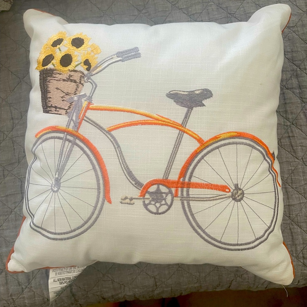 Decor pillow, excellent condition